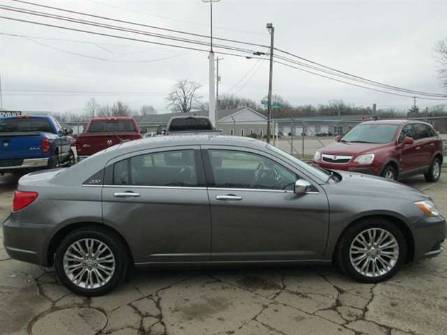 2012 Chrysler 200 Limited 4Dr Sedan